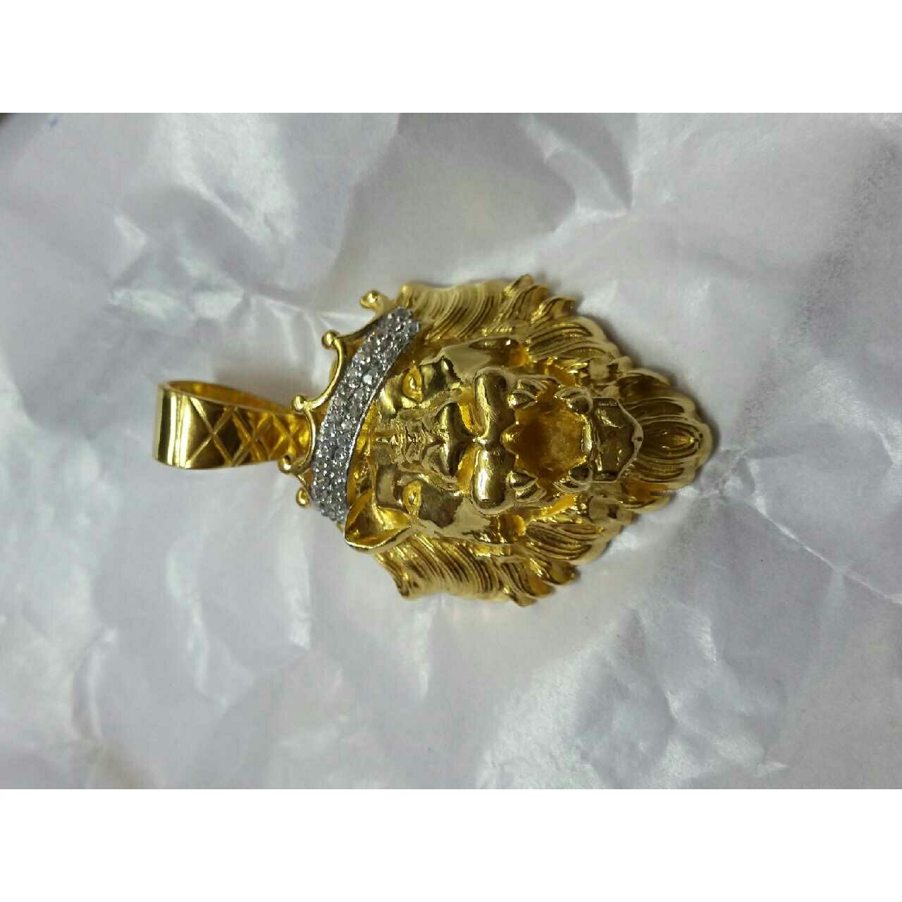 Gold Fancy Lion Shaped Pendant