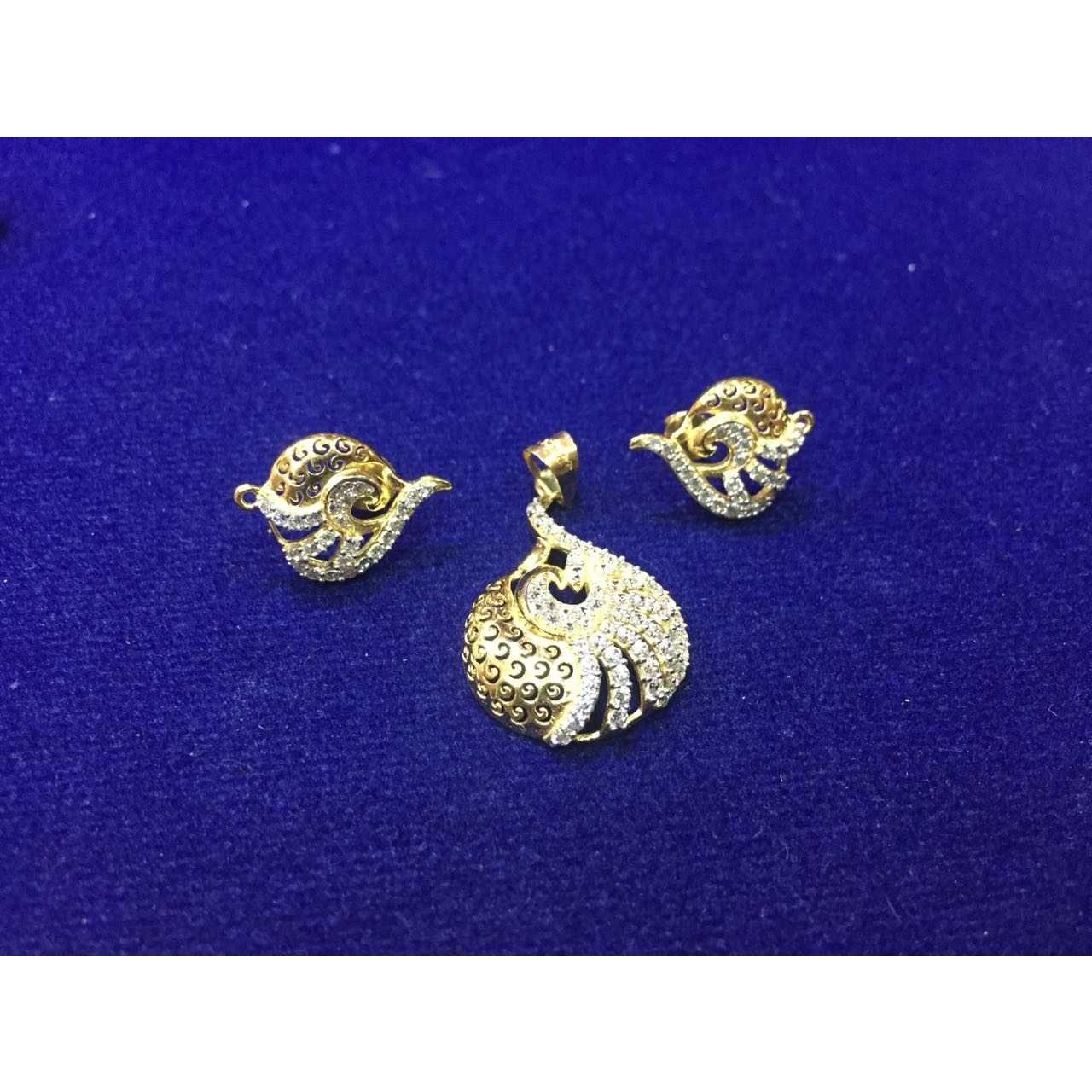 22K / 916 Gold Ladies Fusion Pendant Set