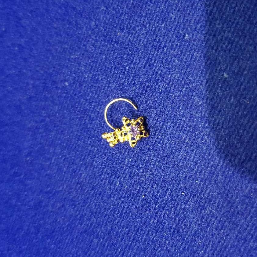 18K / 750 Gold Ladies Indian Flower Color Nosepin