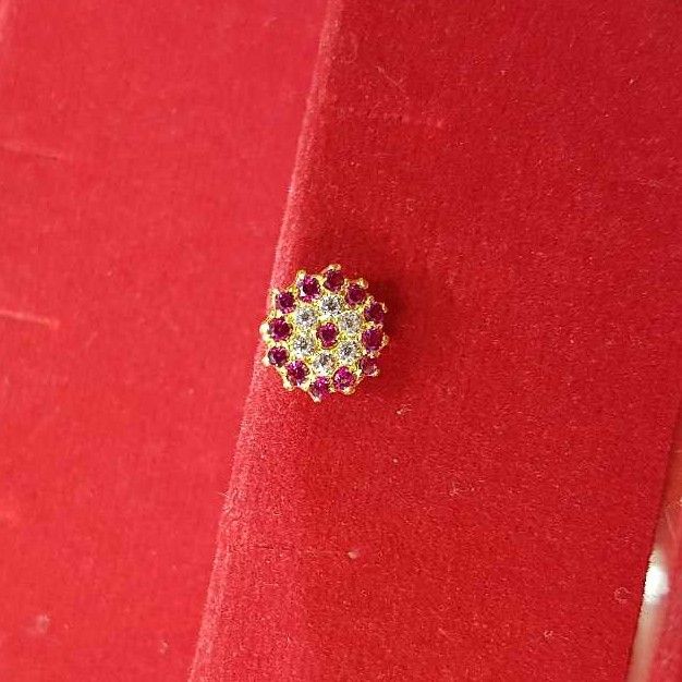 18KT Yellow Gold Fancy Flower Shaped Nosepin (Nath)