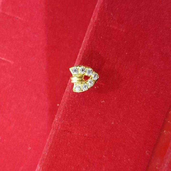 18K / 750 Gold Diamond Nosepin (Nath)