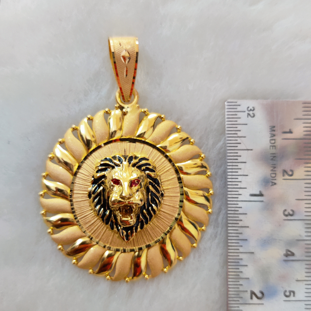 916 gold fancy gent's lion face Round pendant - Image 2