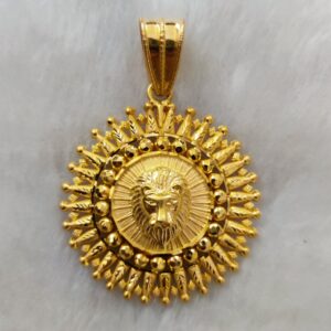 22k gold fancy  lion face pendant