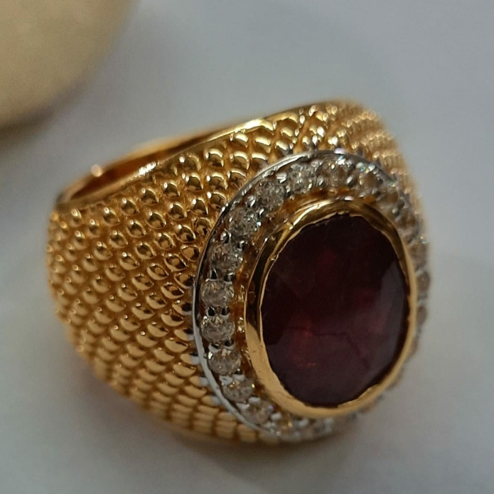 916 Gold Fancy Gent's Red Stone Ring