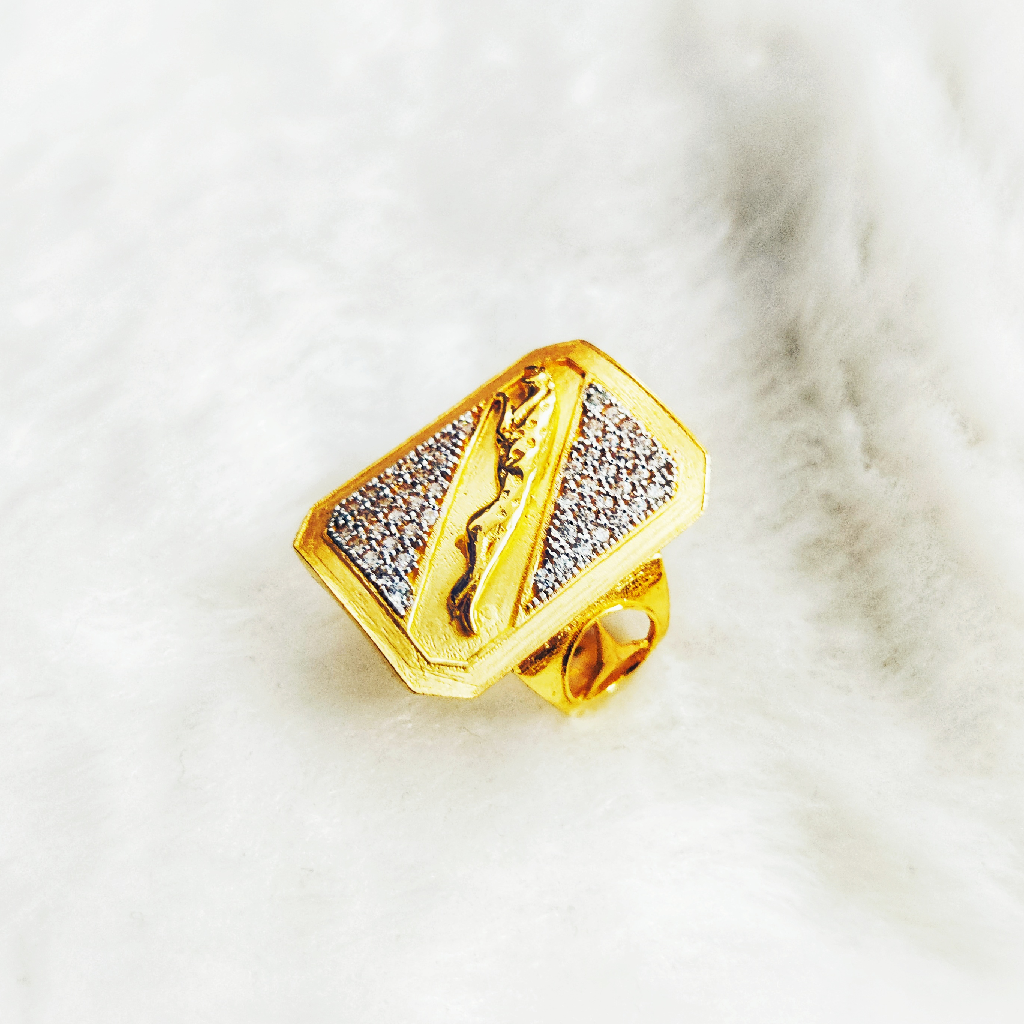 916 Gold Fancy Gent's Jaguar Ring - Image 3