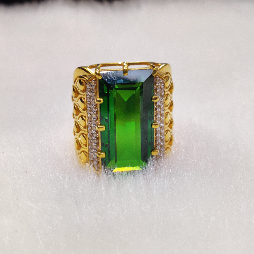 916 Gold Fancy Gent's Green Stone Ring - Image 2