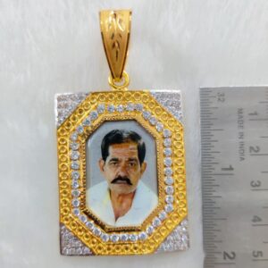 916 gold fancy gent's photo frame pendant
