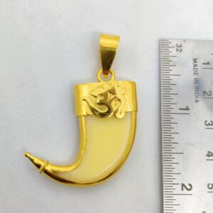 916 gold OM Design gent's artificial lion nail pendant