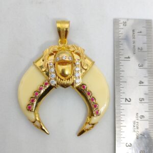 916 gold fancy gent's artificial lion nail pendant