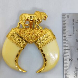 916 gold fancy gent's artificial lion nail pendant