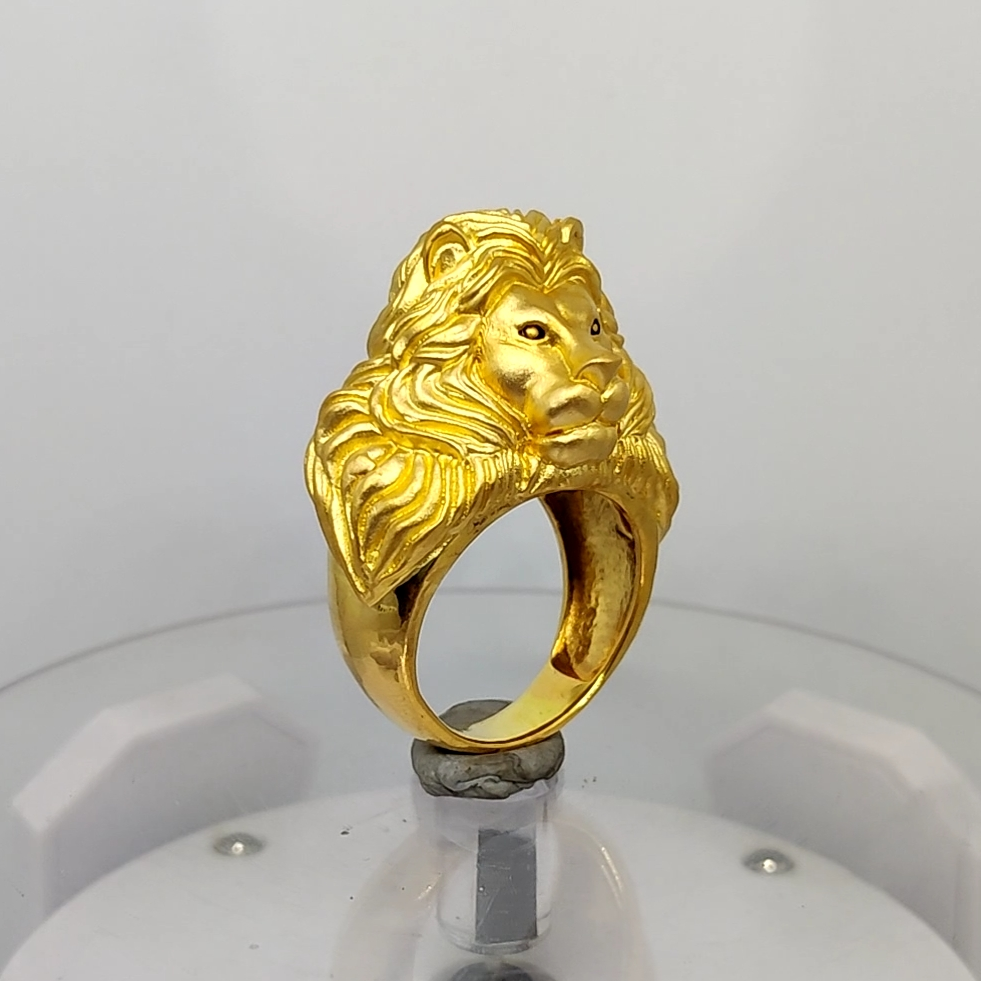 916 Gold Fancy Gent's Lion Face Ring - Image 2