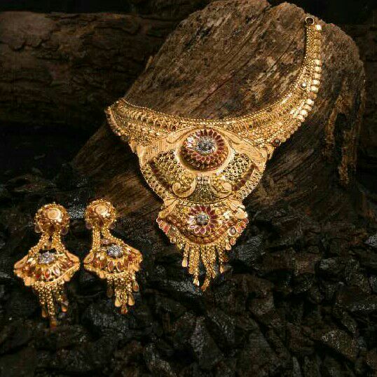22K/916 Gold Designer Ladies Necklace Set