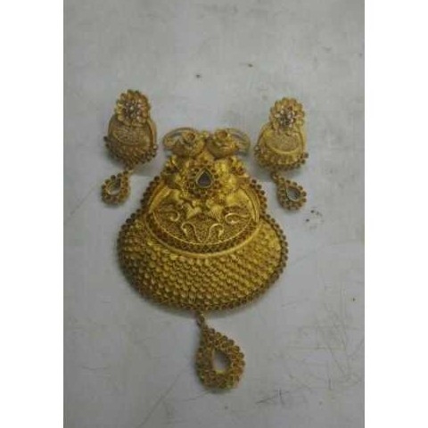 Gold Ladies indian Fancy Pendant Set