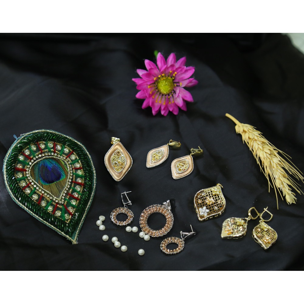 Gold Ladies Indo-Italian Ladies Fancy Pendant Set - Image 2
