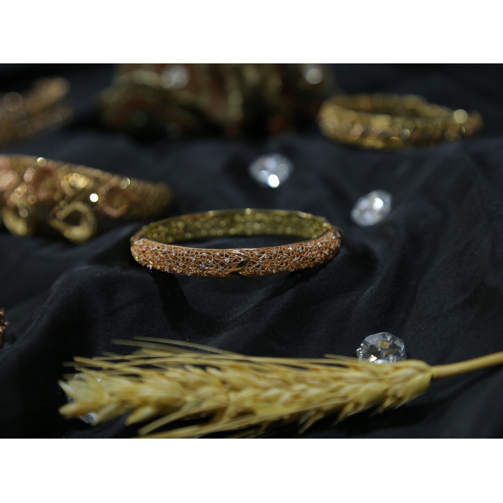 18KT Gold Ladies Indo-Italian Fancy Kada