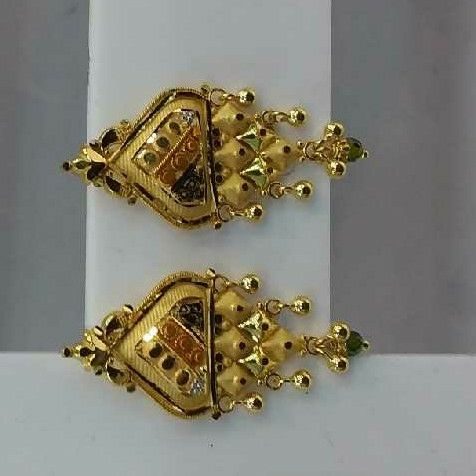 22K / 916 Gold Ladies Designer Earring