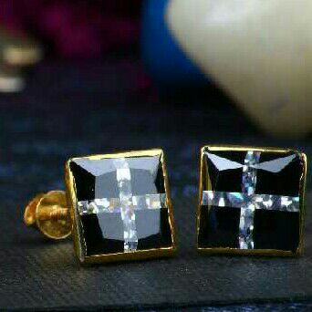 18kt Gold Classic Fancy Ladies Earrings