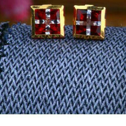 18kt Gold Classic Ladies Earrings