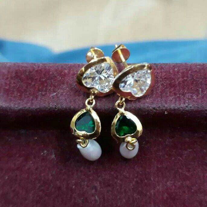 22K / 916 Gold Ladies Indian Color Stone Butti