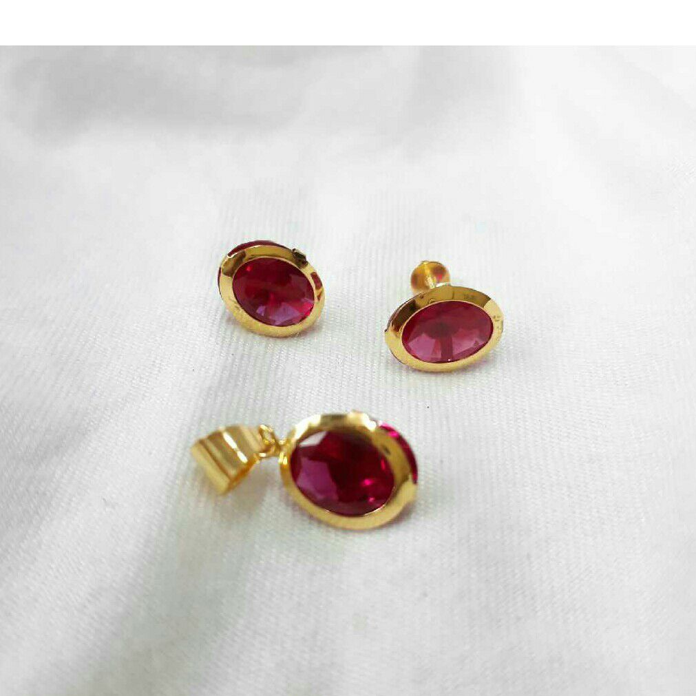 22K Gold Special Indian Color Stone Pendant Set