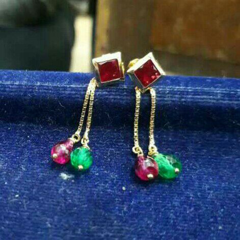 18KT Gold Indian Color Stone Butti