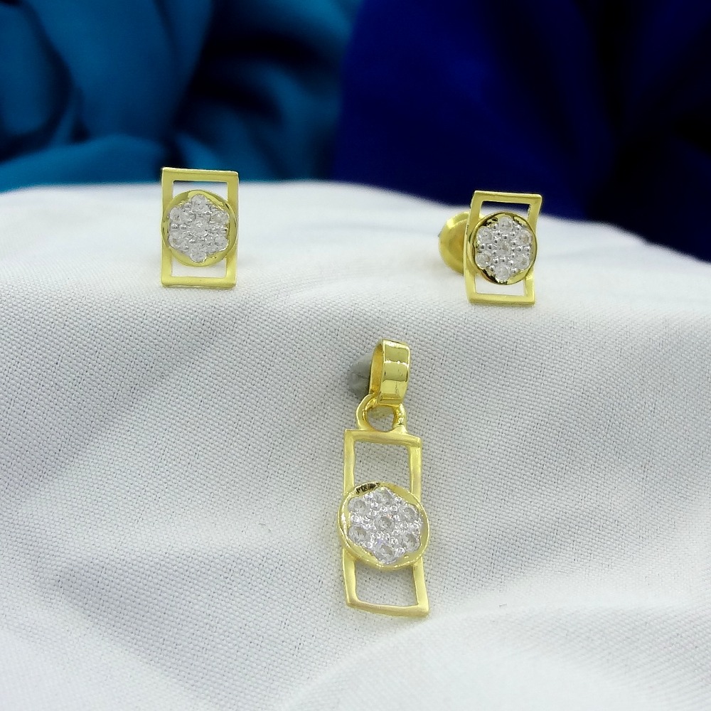Little love 22kt gold pendant set