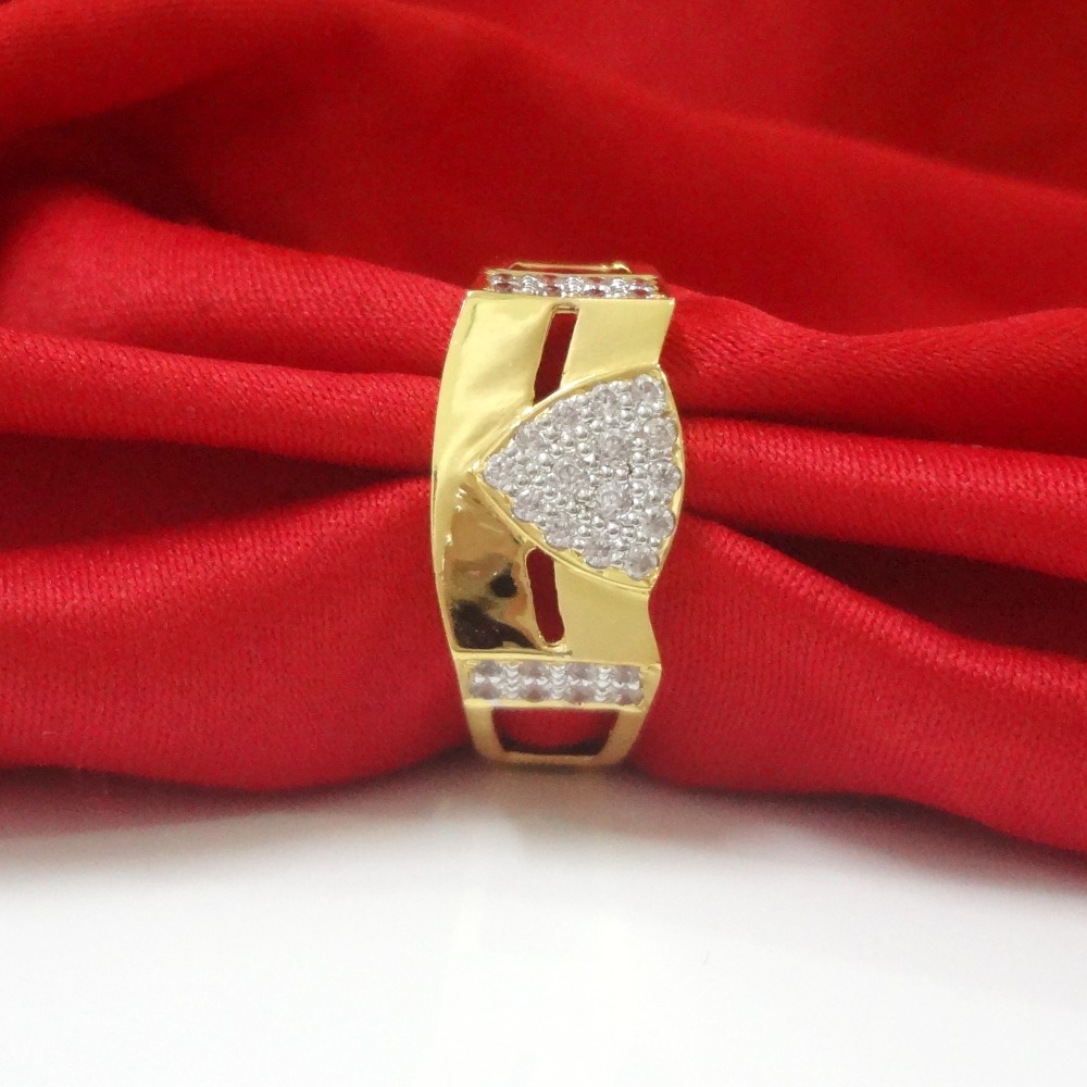 Latest triangle design 22 kt gold genst ring