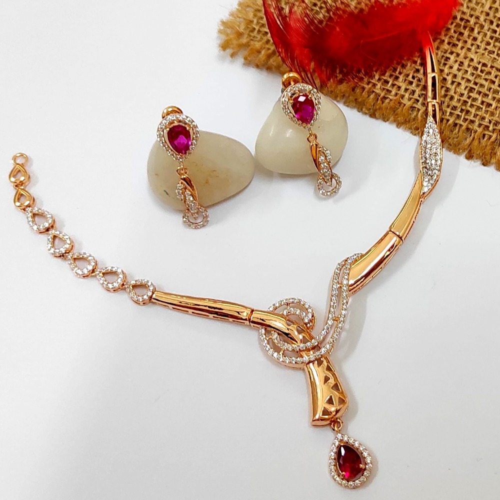 Beautiful designer 18 kt rose gold necklace set