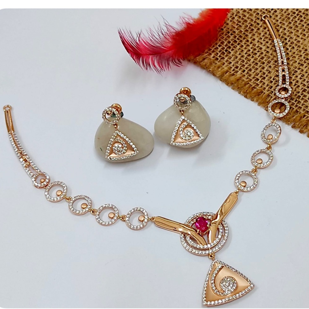 Circular pattern 18 kt rose gold necklace set