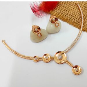 Amazing circular design 18 kt rose gold necklace set