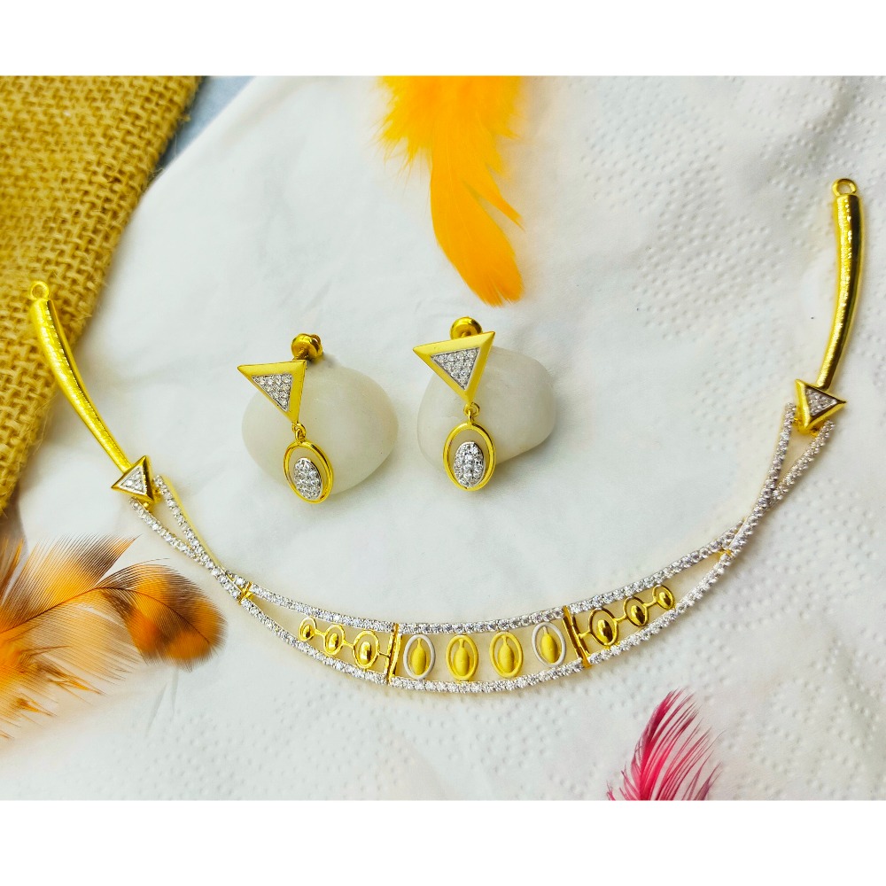 Amazing ovular cutting design 18 kt gold necklace set