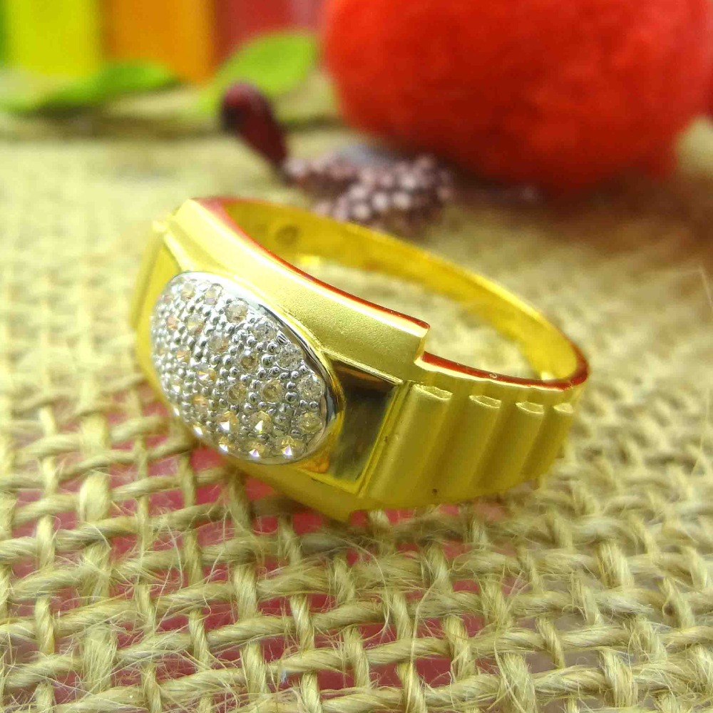 Ovular pattern 22 kt gold gents ring