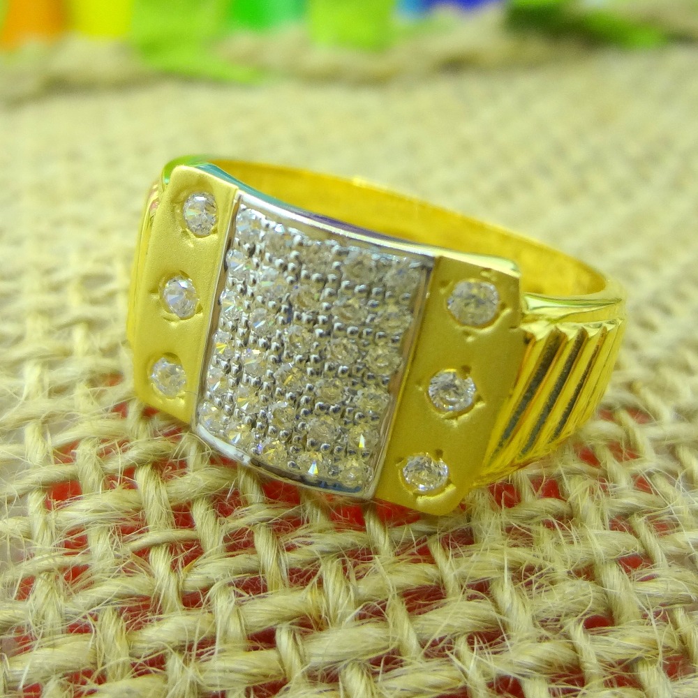5 vertical diamond line 22 kt gold gents ring