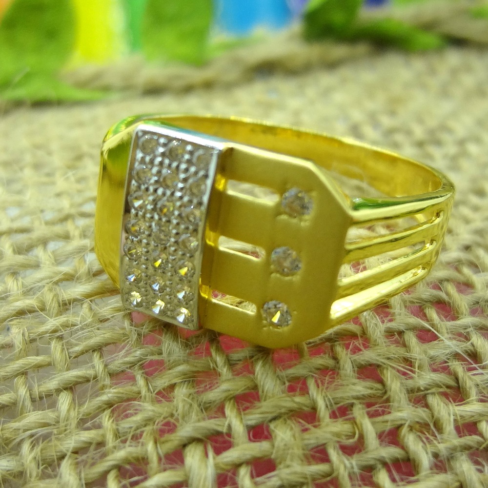 3 vertical cz diamond line 22 kt gold gents ring