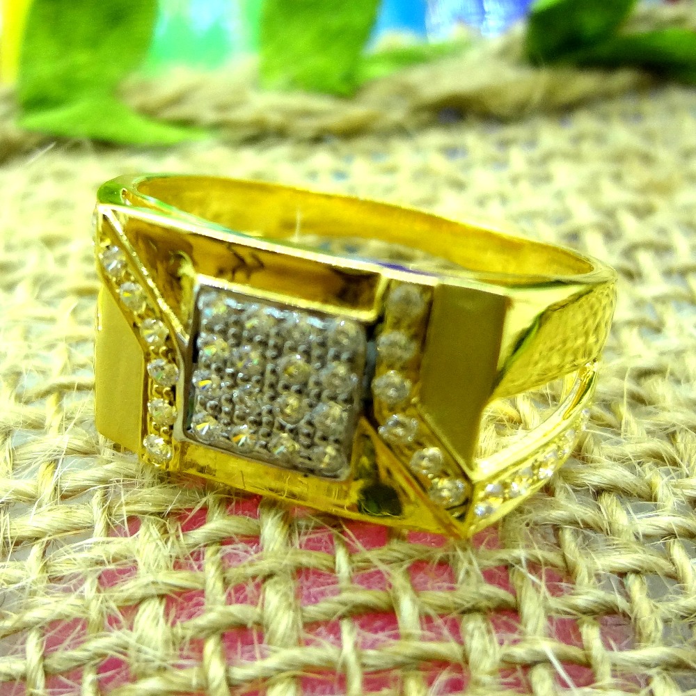 Fancy 22 kt gold gents ring