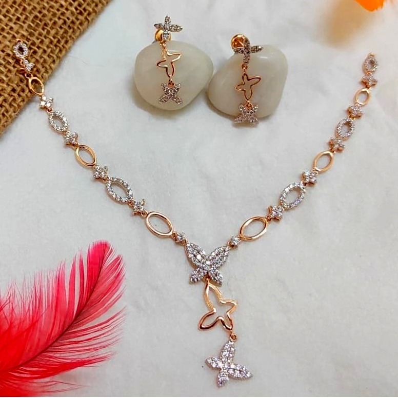 Marvellous look 18 kt rose gold necklace set