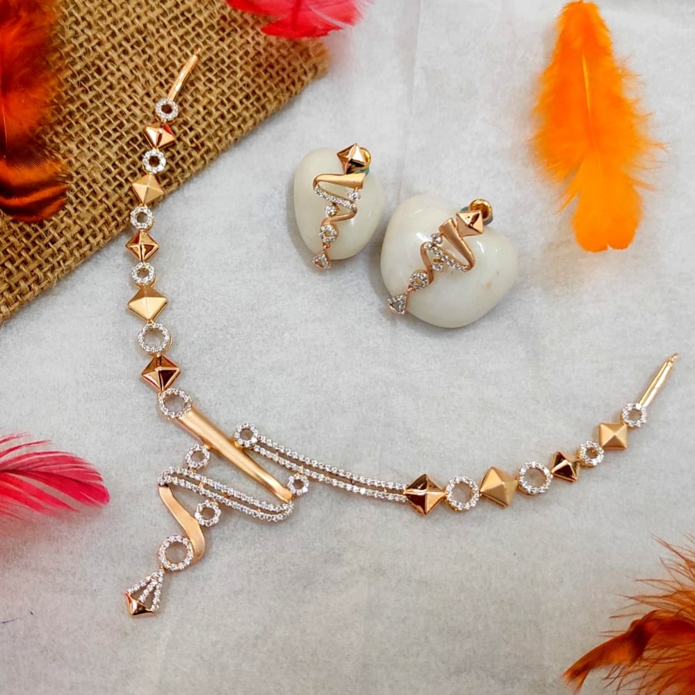 Classic designer 18 kt rose gold necklace