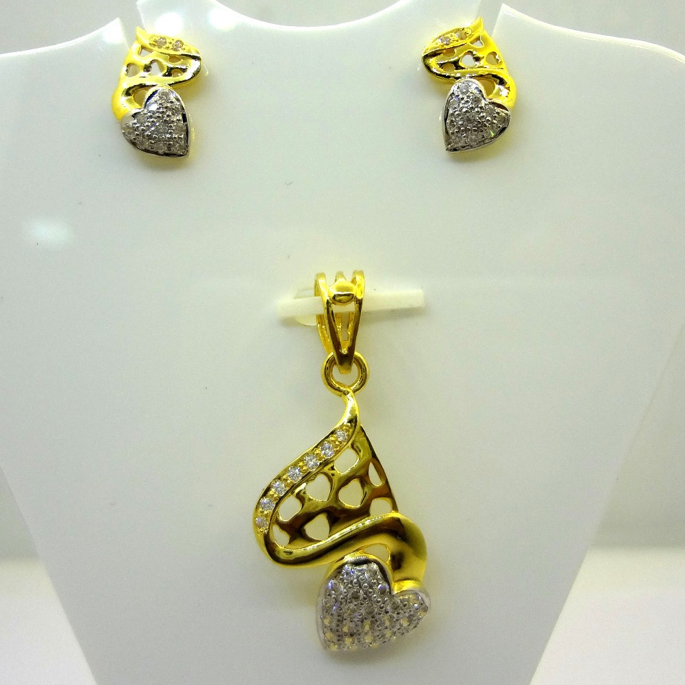 Little beautiful heart designer 22 kt gold pendant set