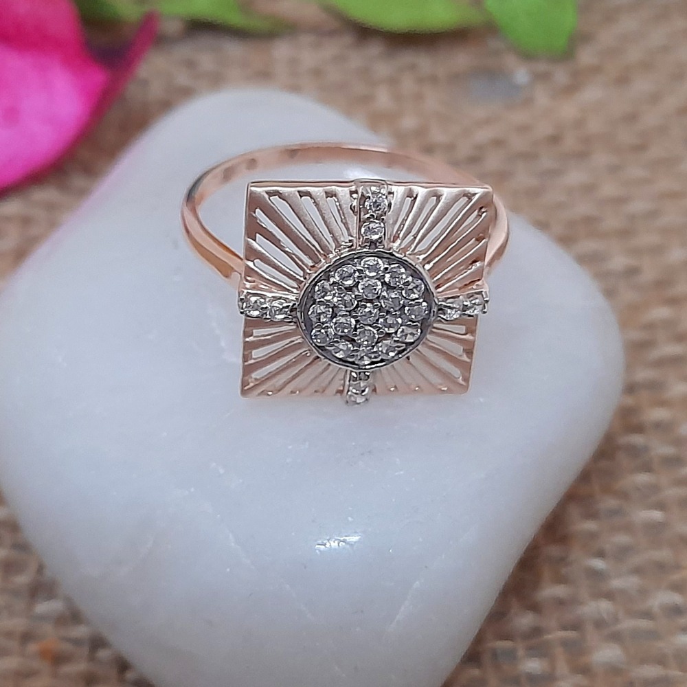 Square shape 18 kt rose gold wedding band