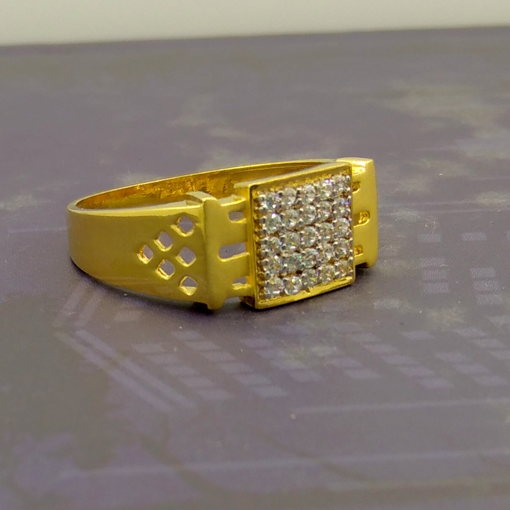 5 cz diamond row 22 kt gold gents ring - Image 2