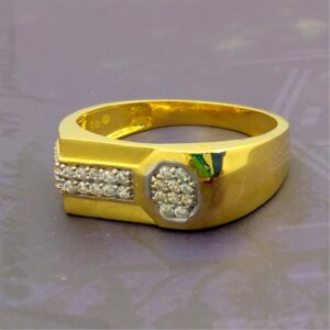 Designer diamond 22 kt gold gold ring