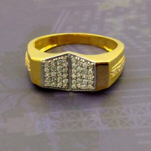 Heavy weight 22kt gold gents ring