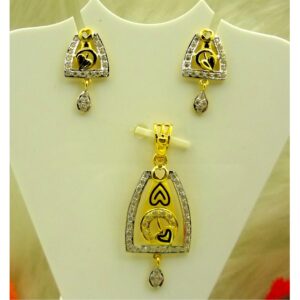 Designer attractive 22 kt gold pendant set