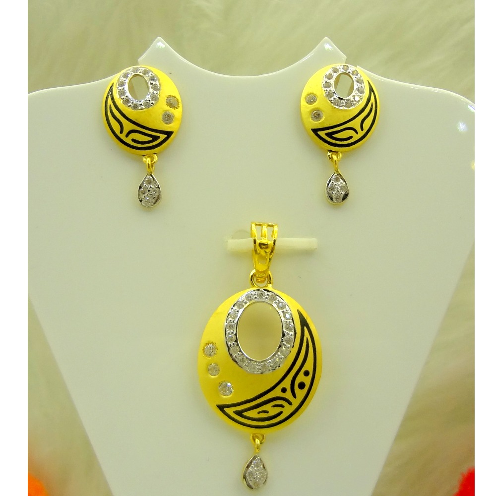 Modern adorable 22kt gold pendant set