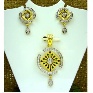 Circular red-green mina 22kt gold gold pendant set
