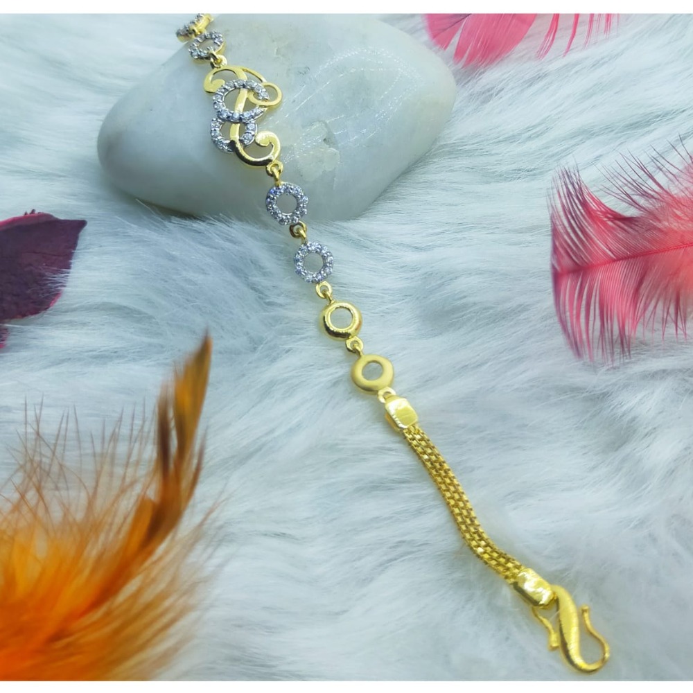 'S' shape curve with circular kadi 22 kt ladies bracelet