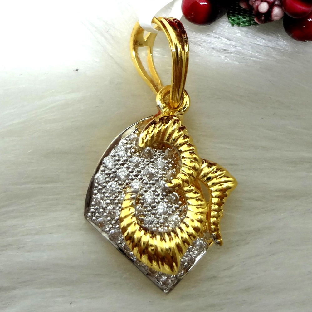 916 gold cz diamond om letter pendant
