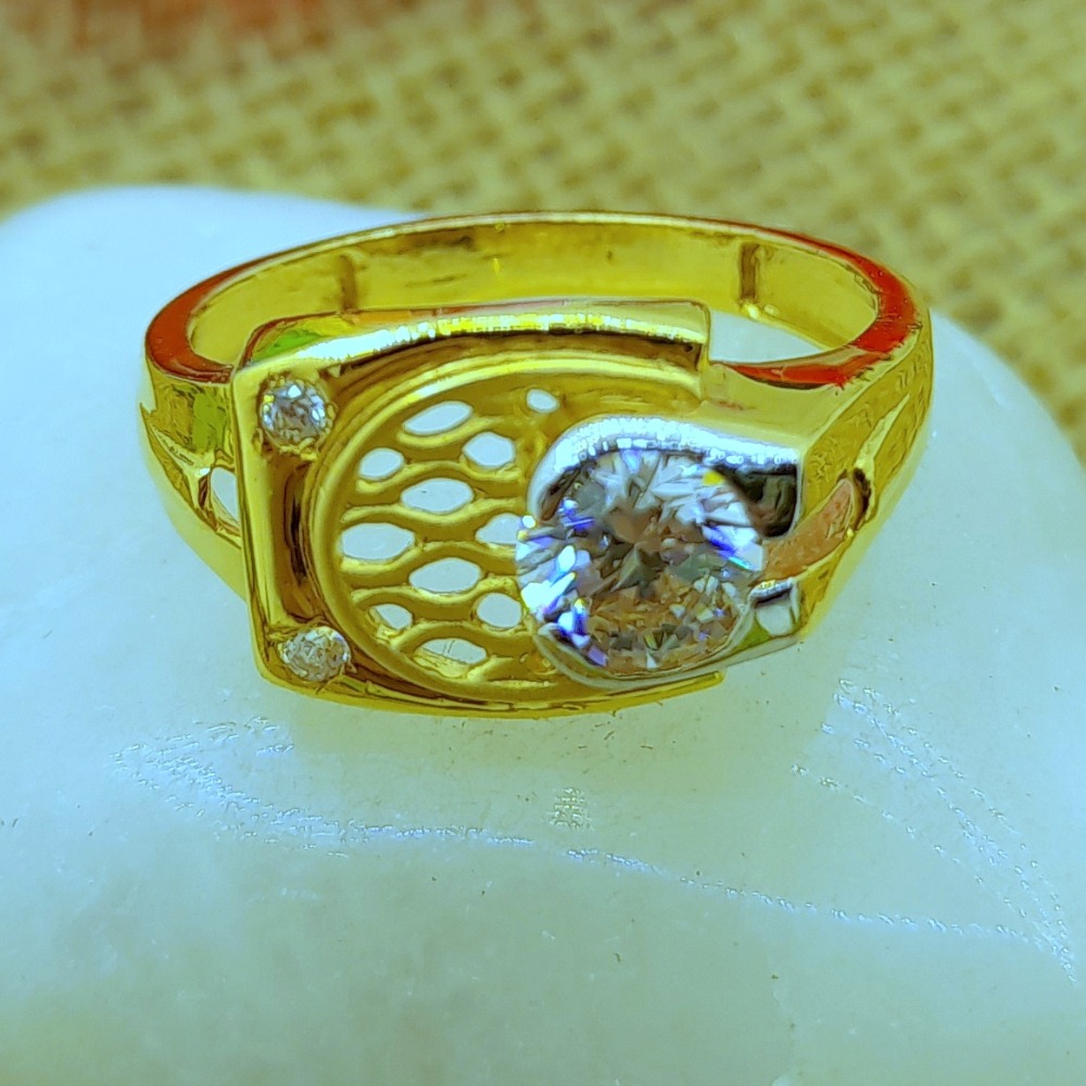 Fashionable 22 kt solitare gents ring