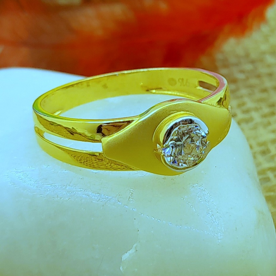 Fancy single Diamond 22kt solitare gents ring