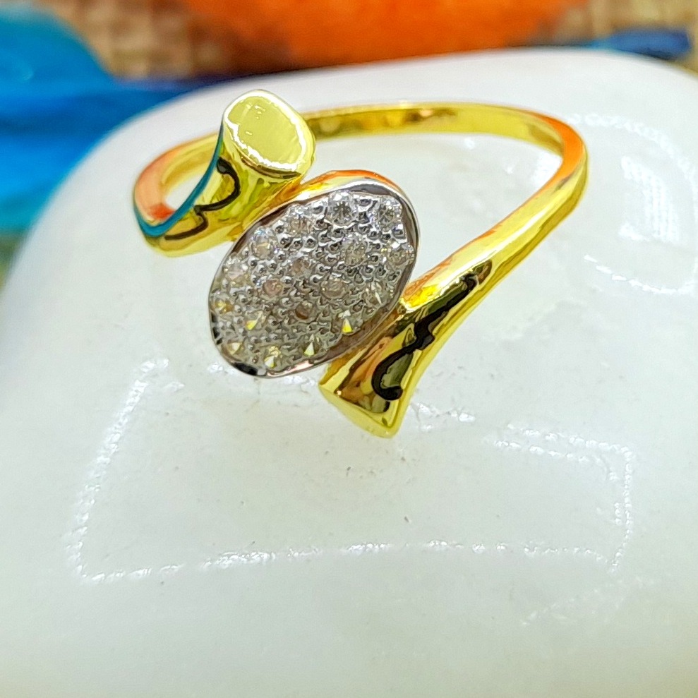 Amazing designer 22 kt gold Lading ring